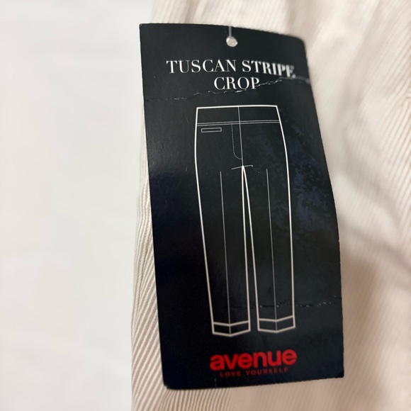 Avenue NWT striped capri pants with a cotton/spandex stretch blend. - Picture 5 of 9
